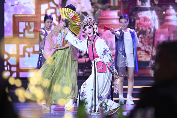 2025年“欢乐春节”全球启动仪式在吉隆坡举行（8）XxjpsgC007010_20250126_PEPFN0A001.jpg